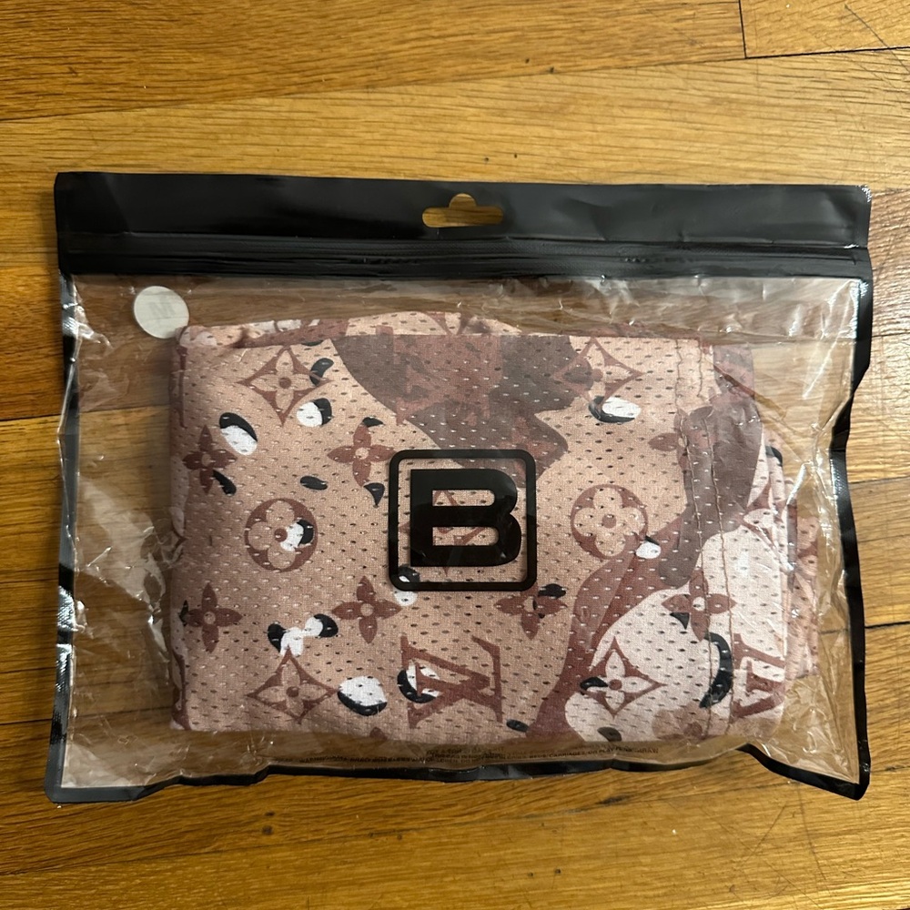 Bravest Studio Shorts Size Medium Brand New !